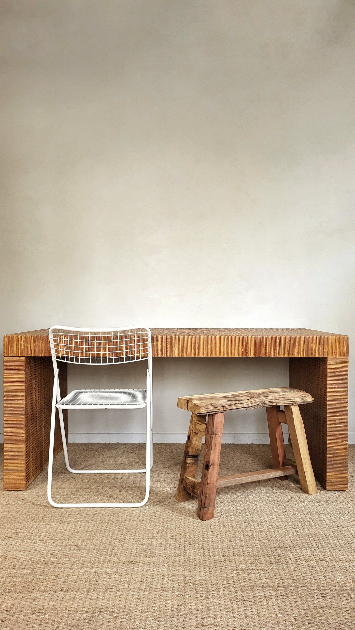 Table ou bureau en tressage d'osier