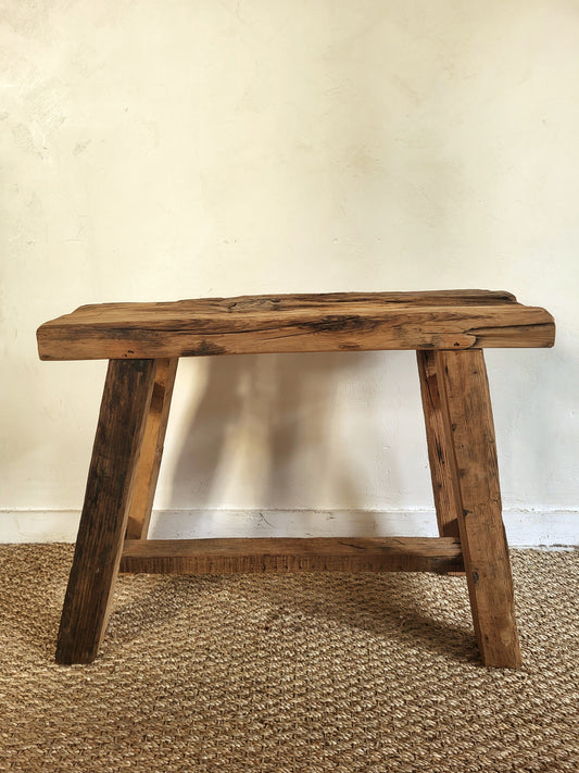 Tabouret en bois recyclé