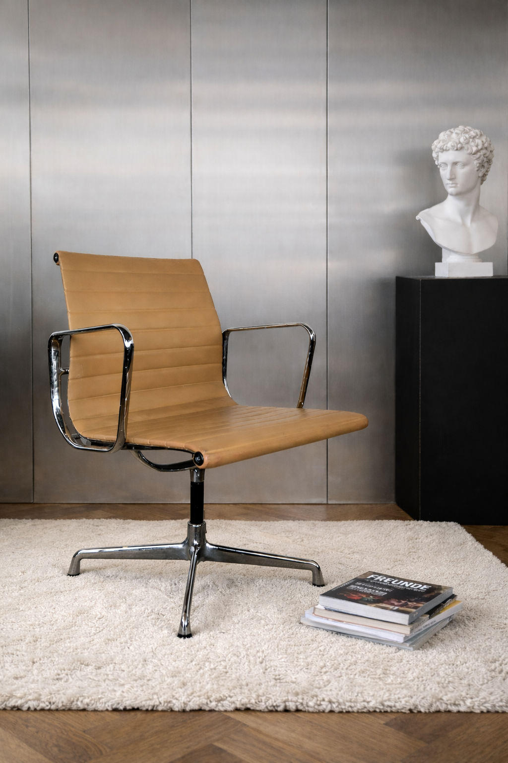 Fauteuil EA108 de Charles et Ray Eames