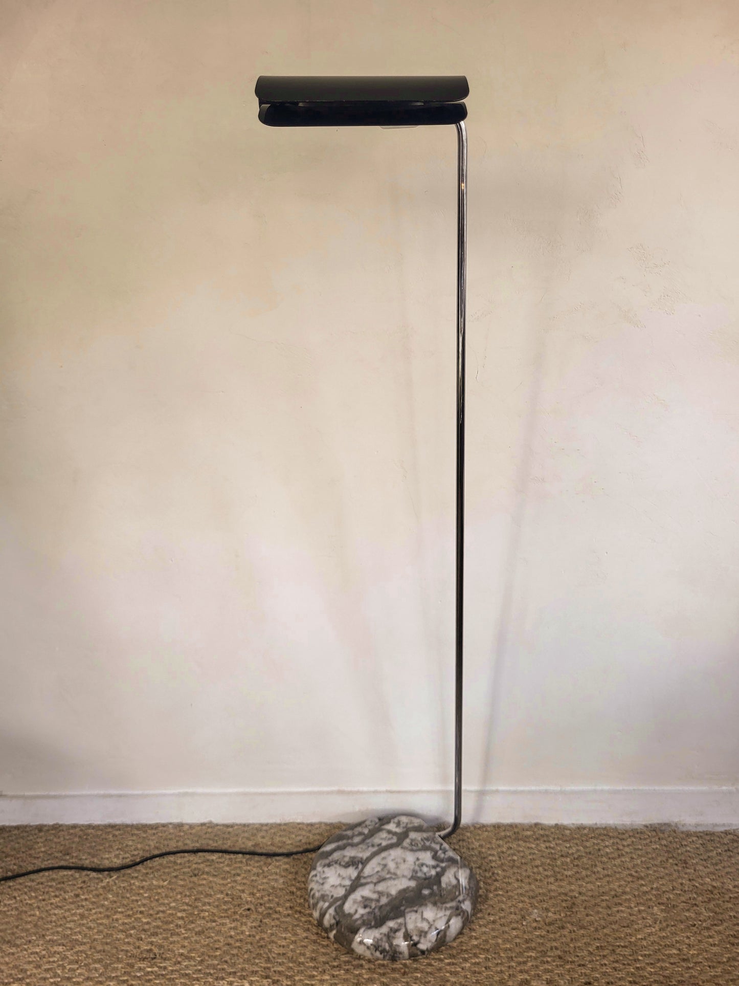 Lampadaire Tegola de Bruno Gecchelin