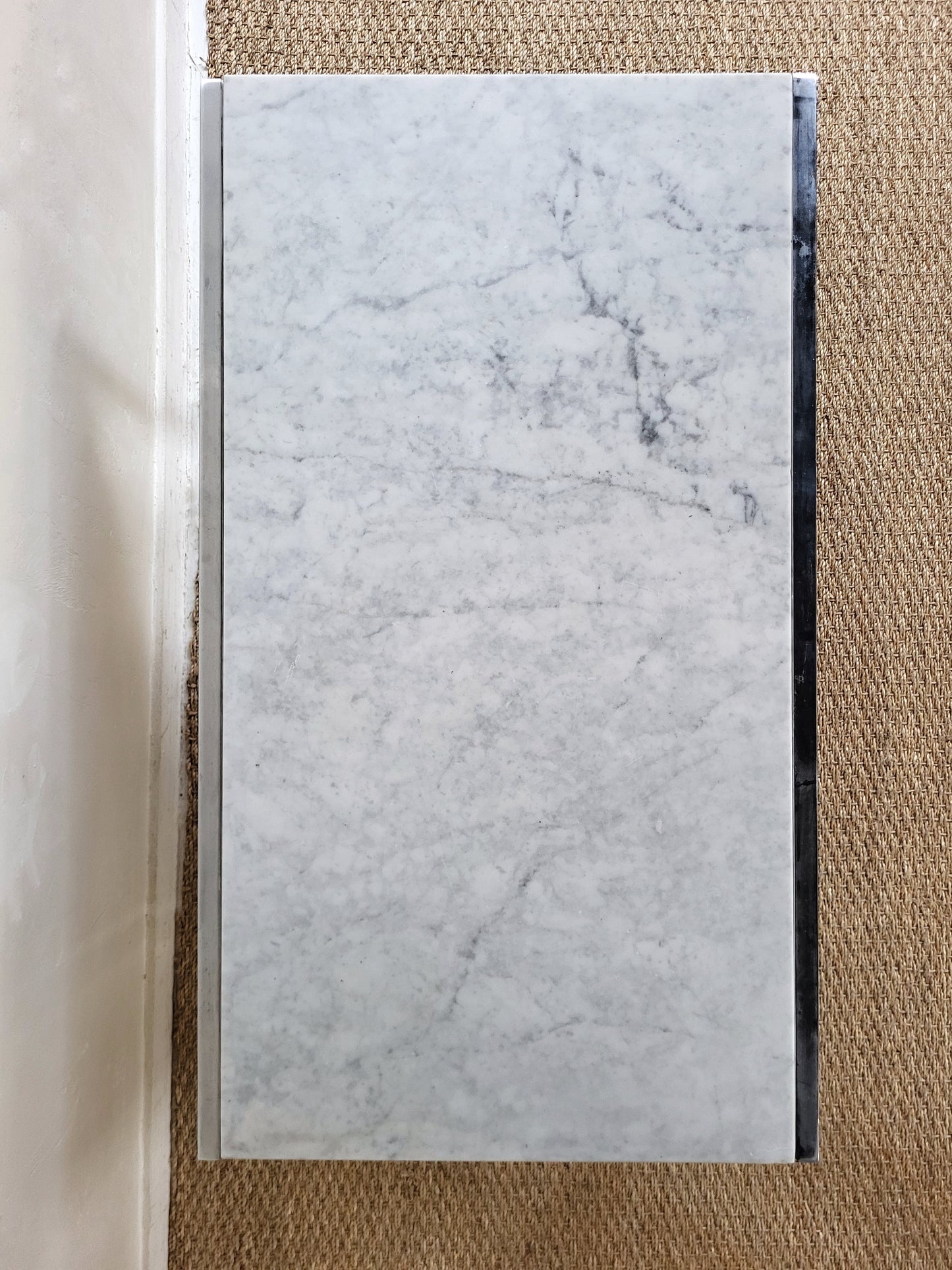 Table basse en marbre et chrome