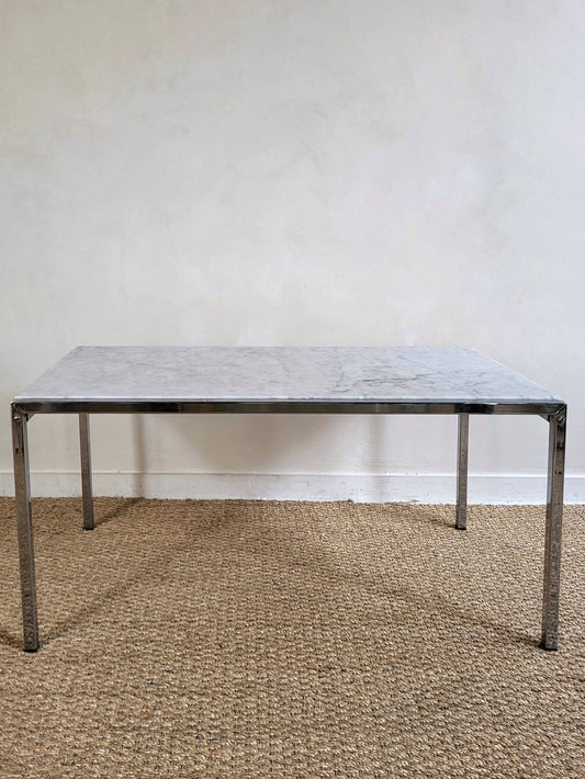Table basse en marbre et chrome