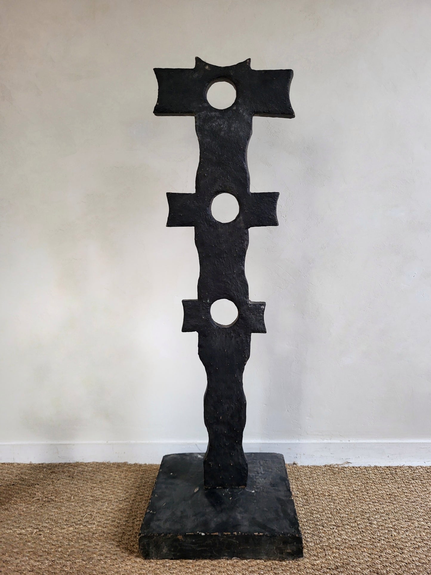 Très grande sculpture abstraite en béton