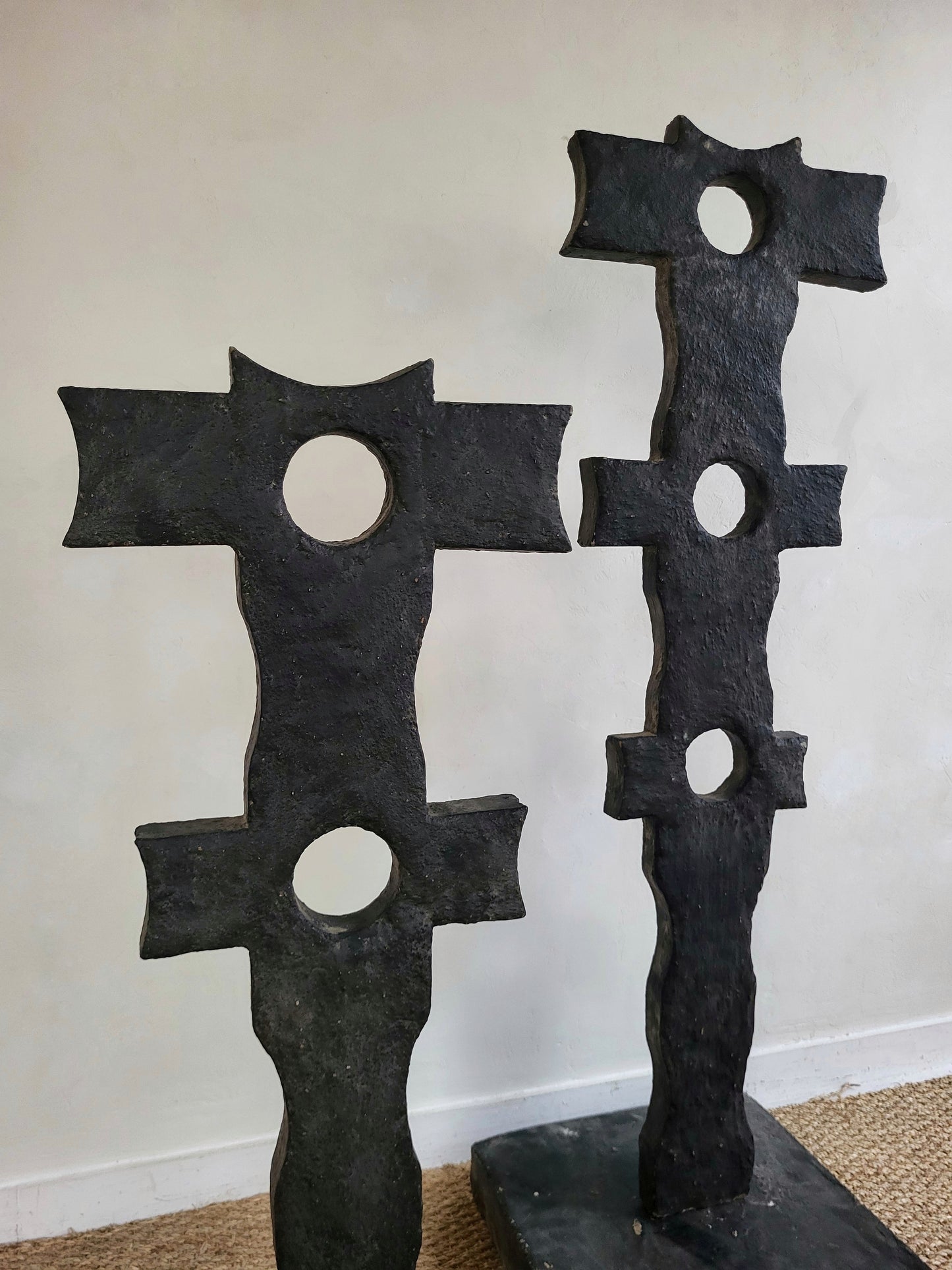 Très grande sculpture abstraite en béton