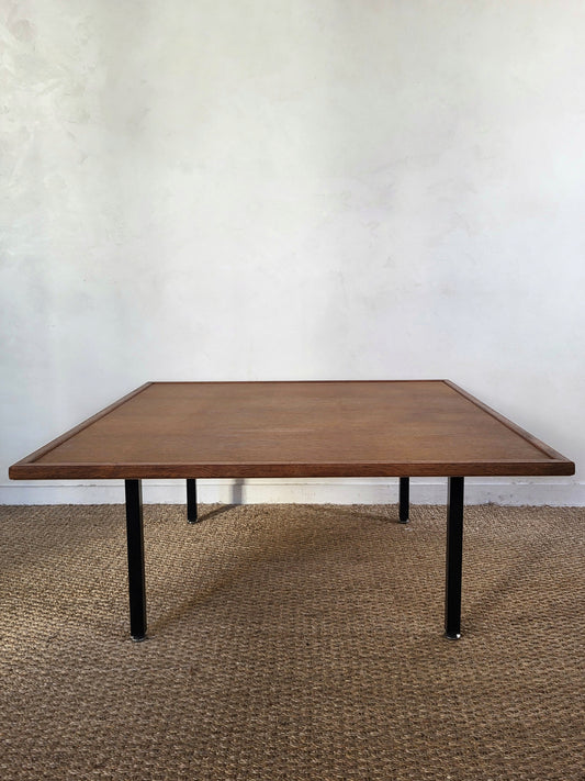 Table basse carrée vintage