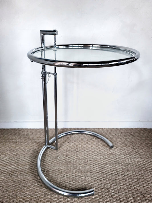 Table E-1027 par Eileen Gray