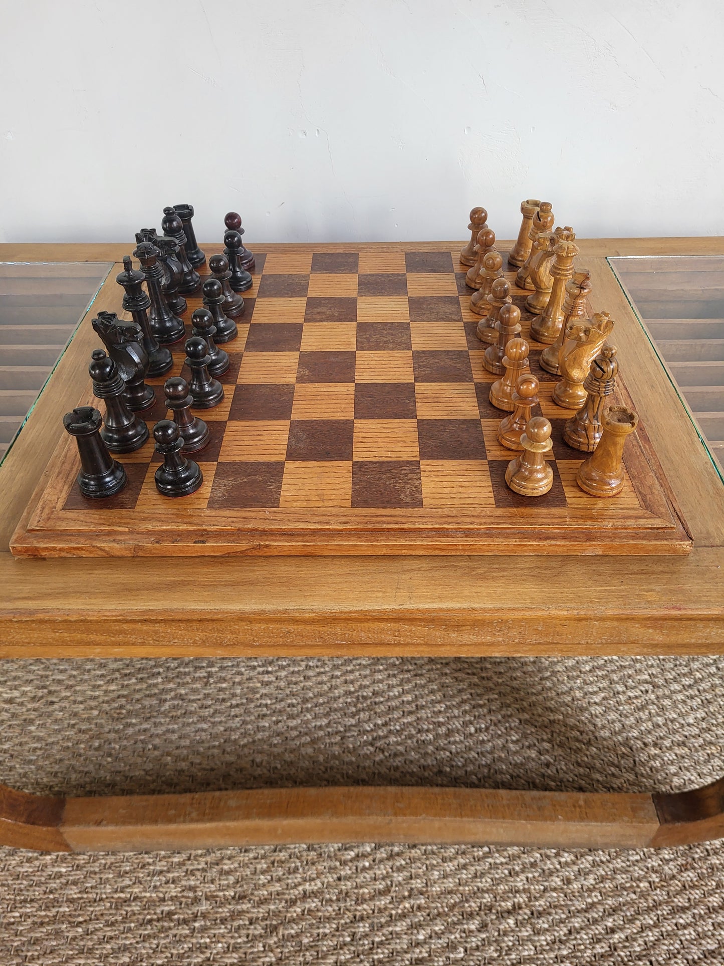 Table basse avec jeux intégrés