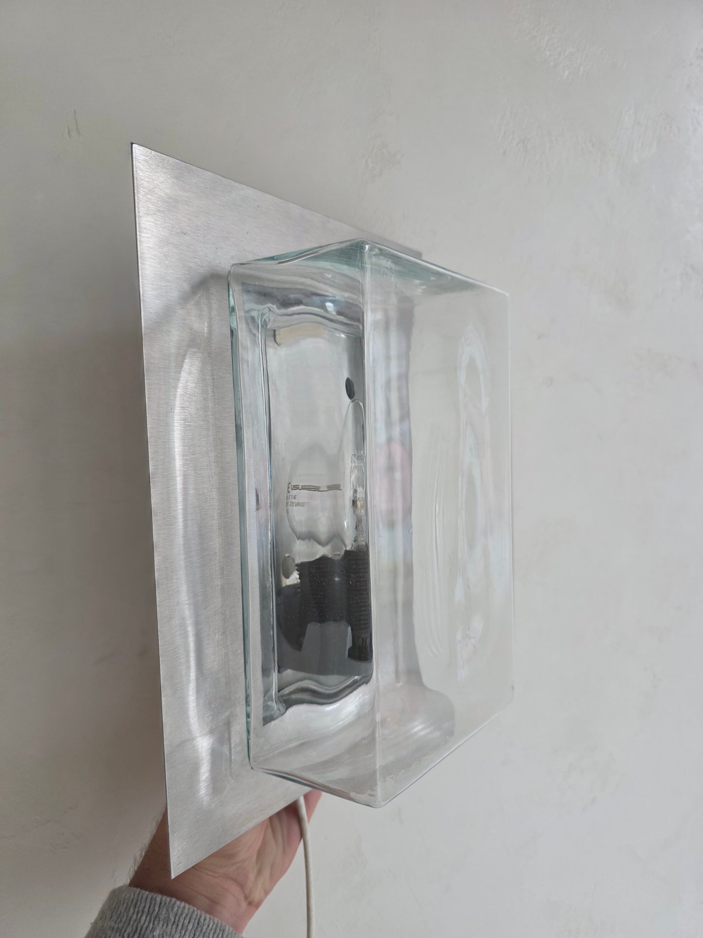 Lampe murale inox et verre