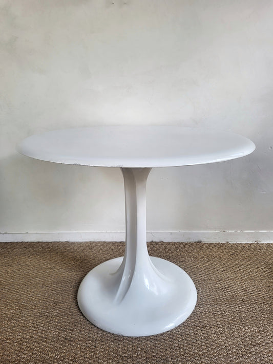 Table à manger ronde pied tulipe
