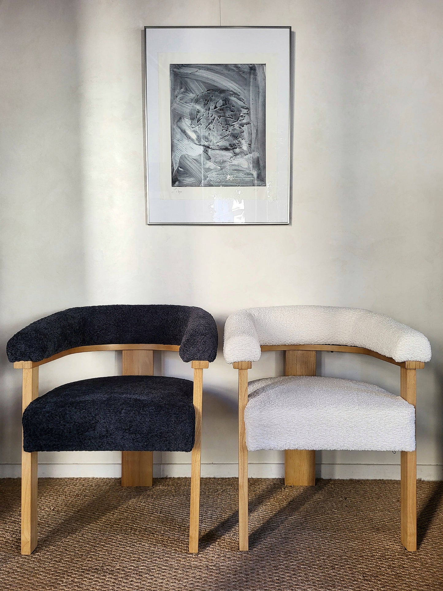 Fauteuil contemporain bois et tissu bouclé