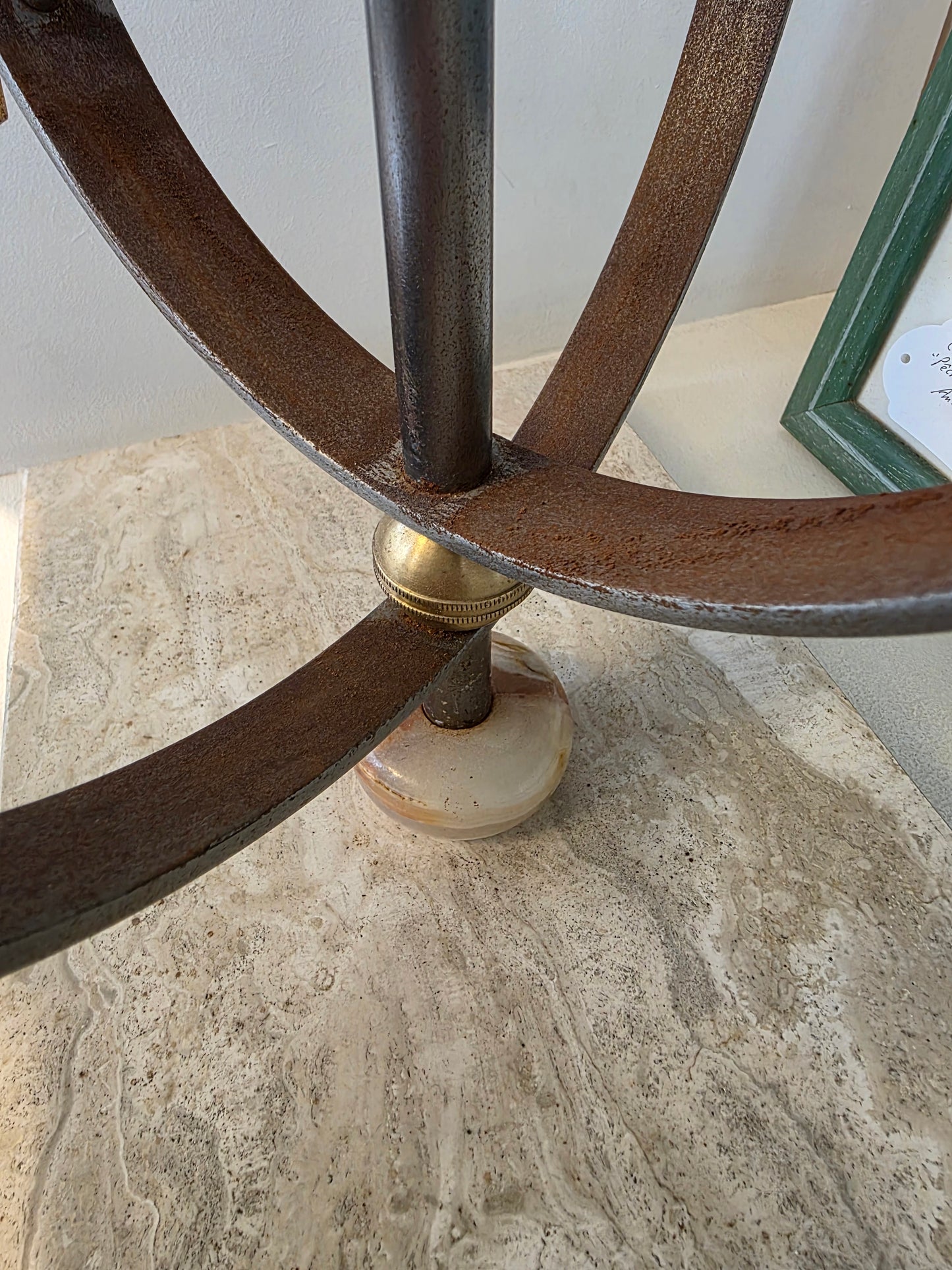 Pied de lampe armillaire
