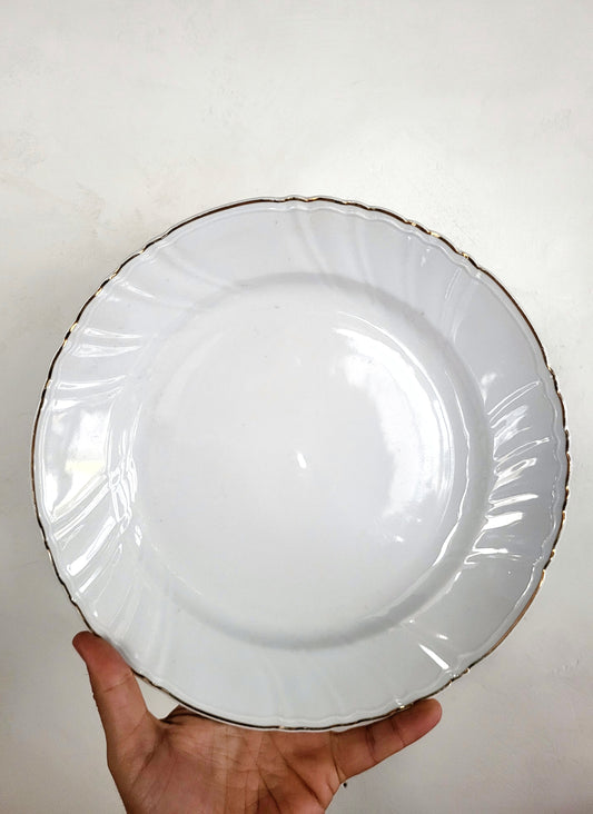 Plat en porcelaine