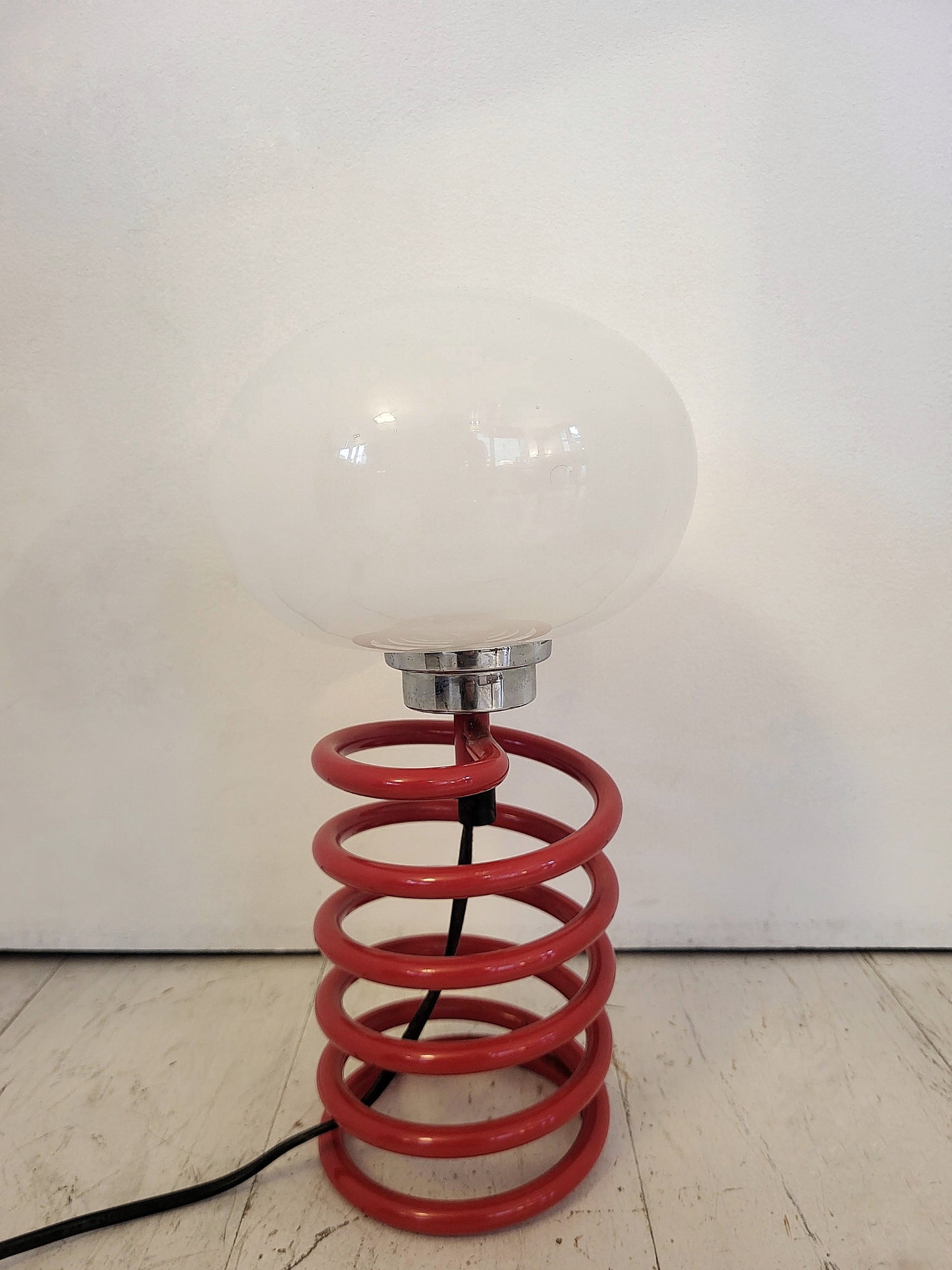 Lampe ressort rouge