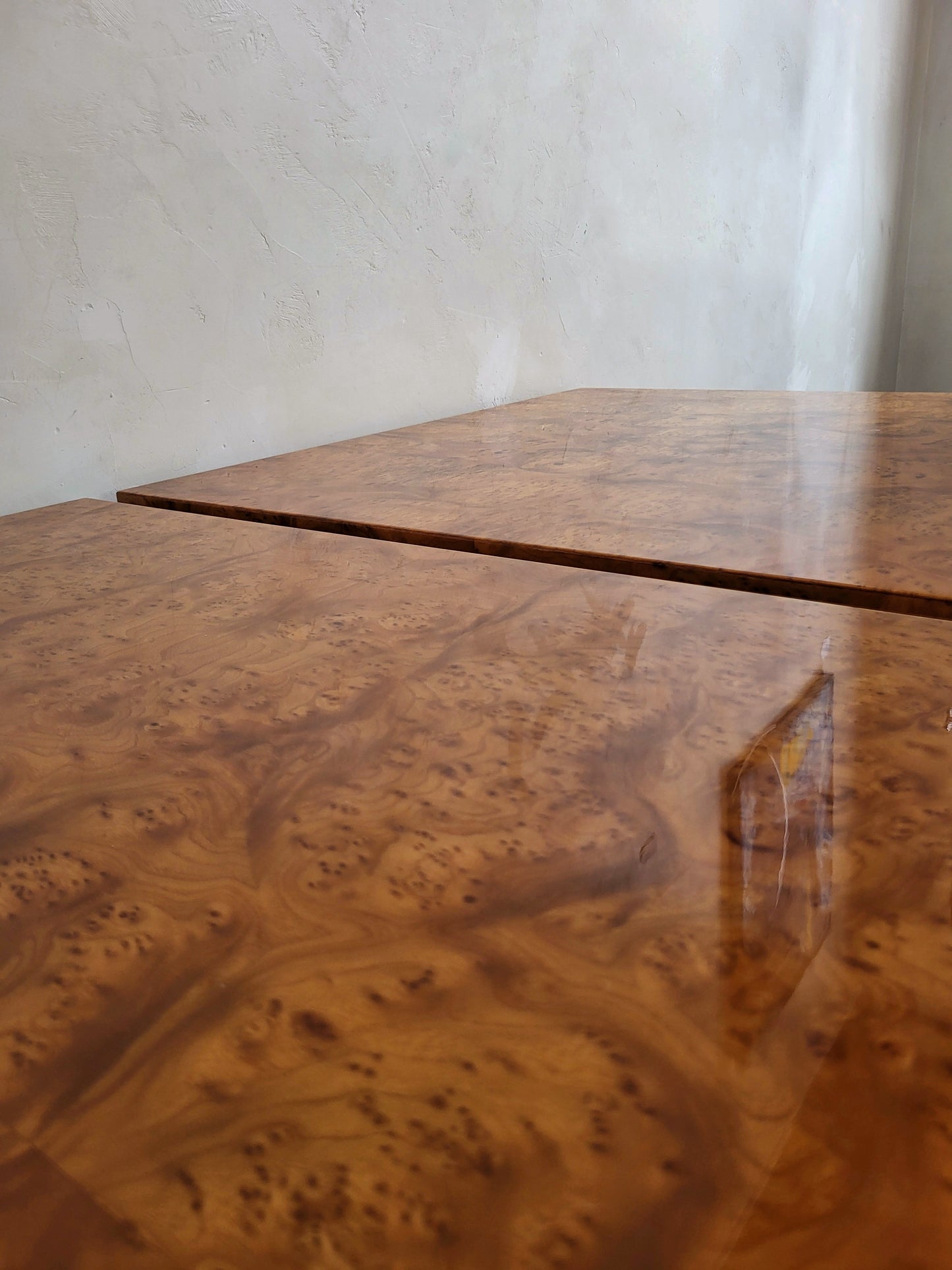 Tables basses en loupe d'orme