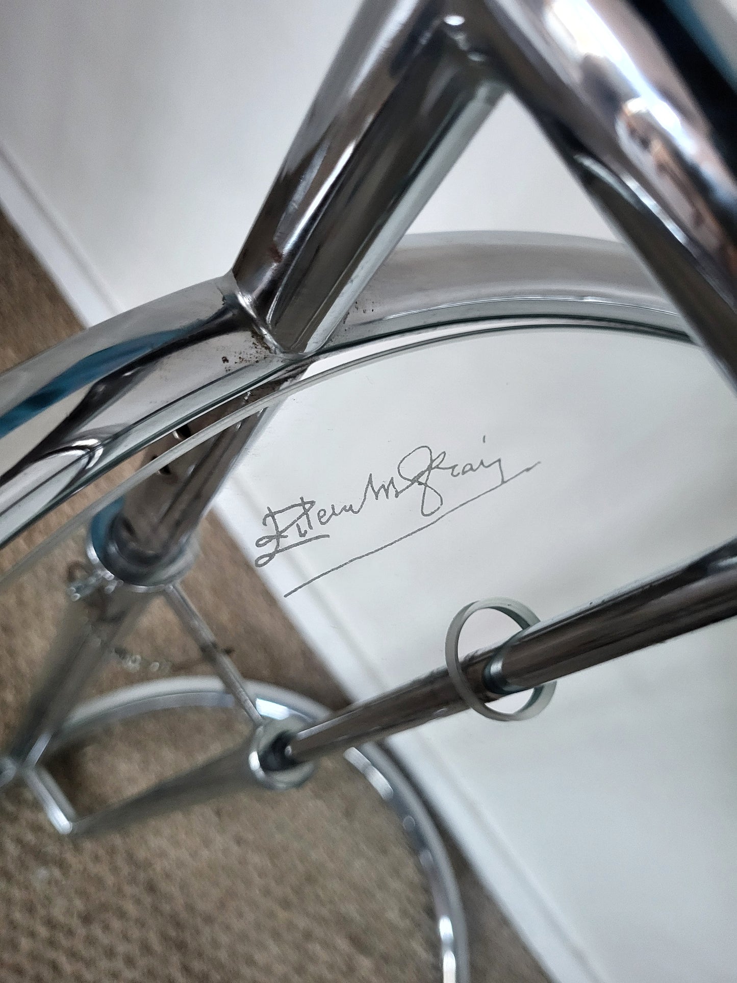 Table E-1027 par Eileen Gray