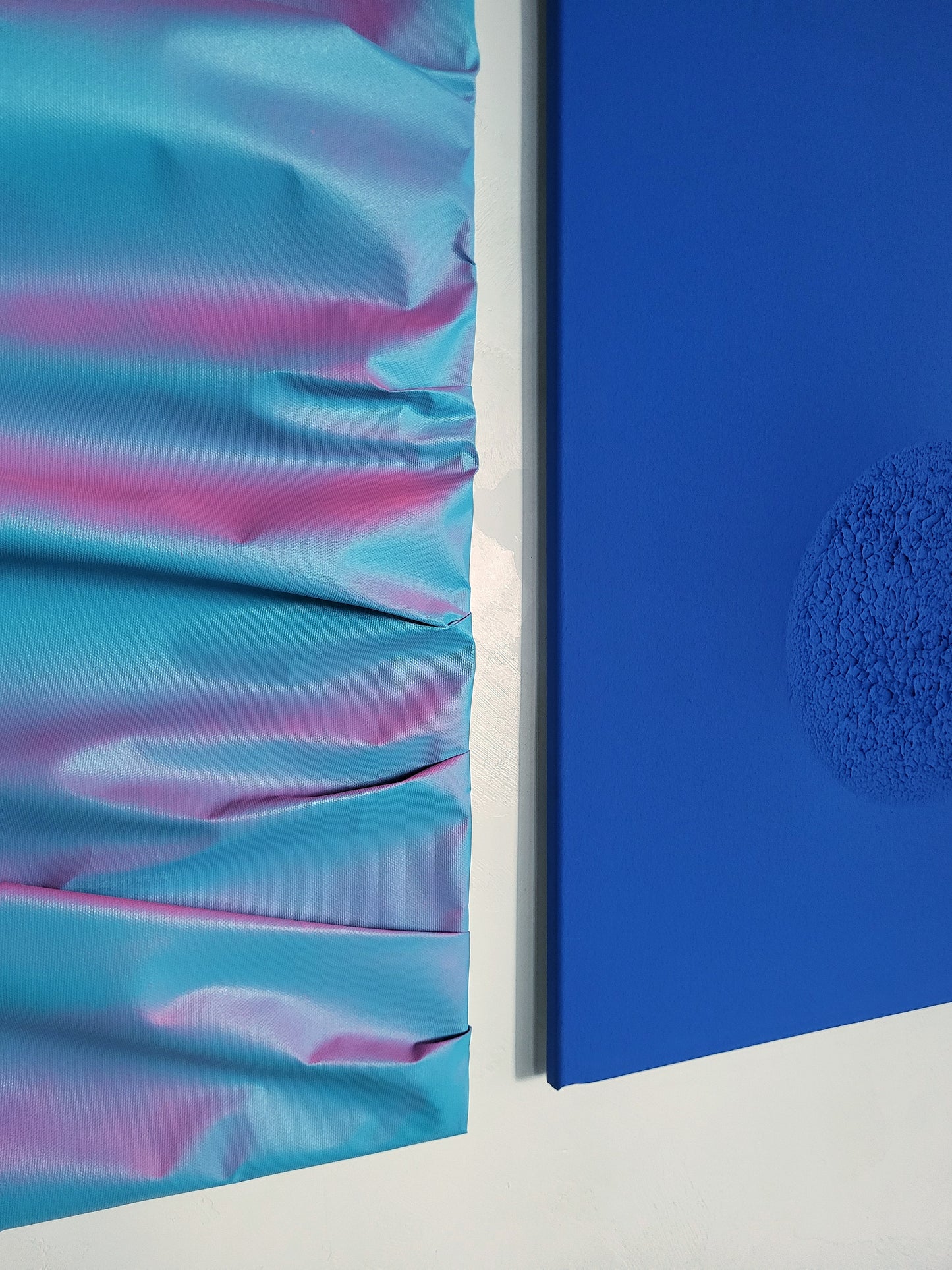 Oeuvre en relief Monocromo Blu 456 par Alessandro Alteo